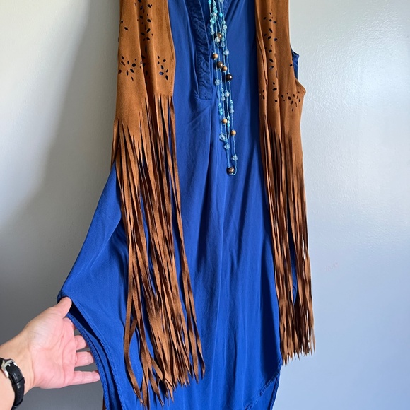 Sleeveless “Violet B” Blue Tunic Top with high low details. - Picture 7 of 12